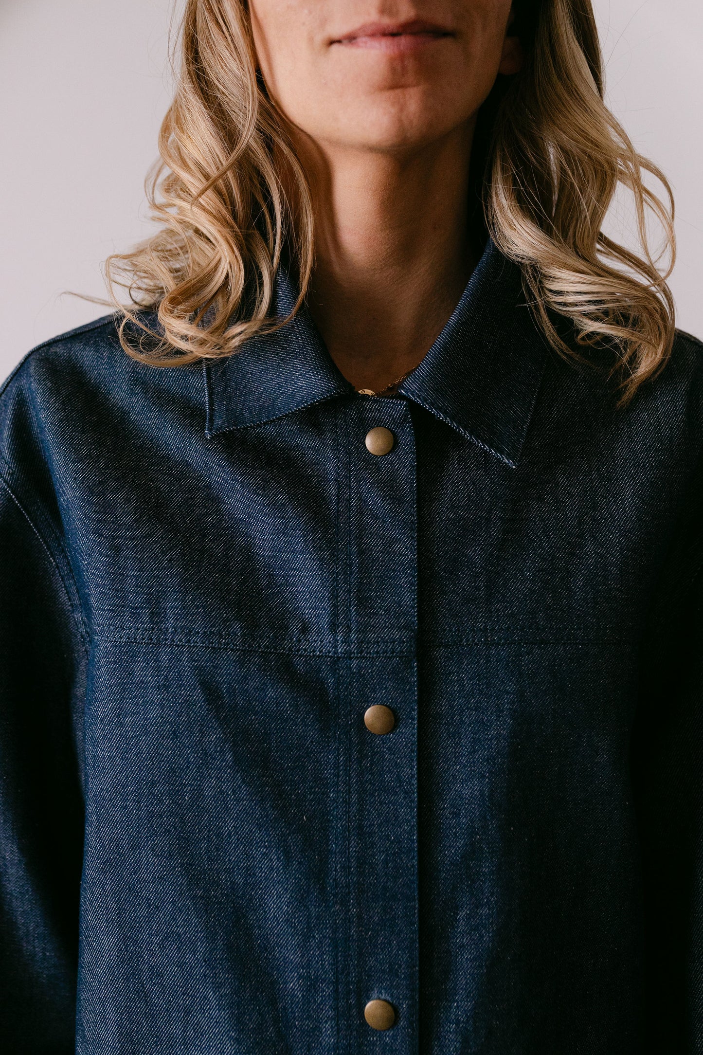 Veste en denim italien brut oversize taille unique.
made in France.