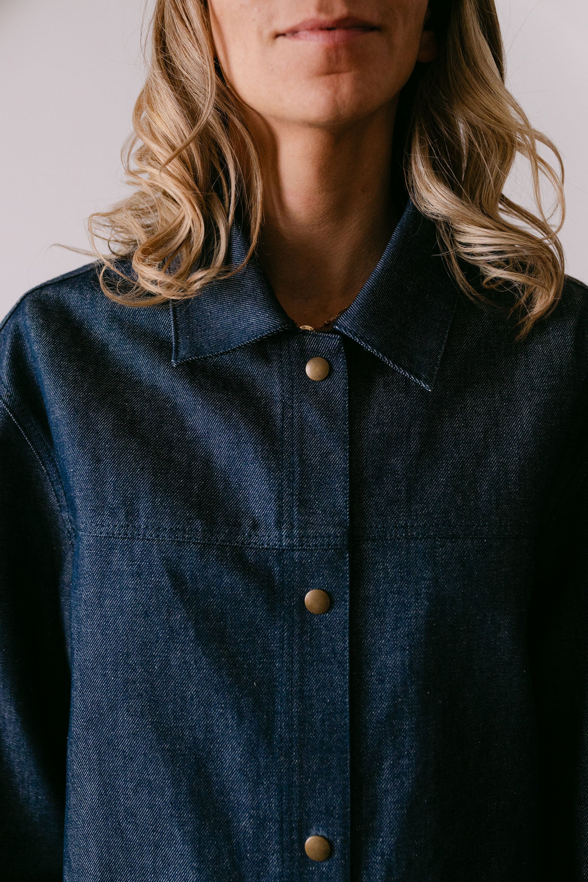 Veste en denim italien brut oversize taille unique. 
made in France. 